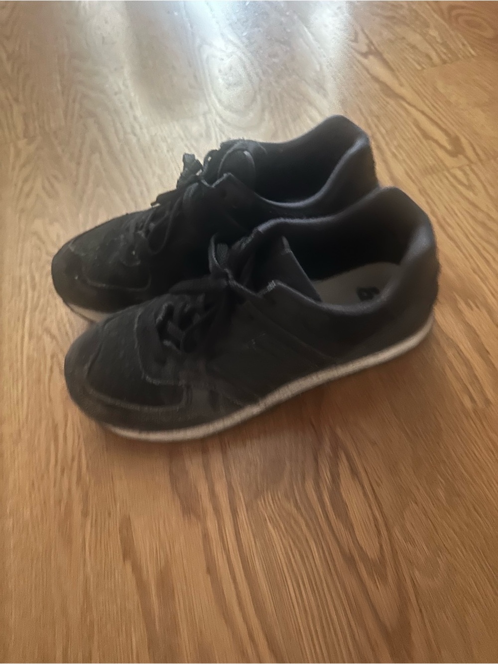 New Balance Black Low-Top Lace-Up Sneakers